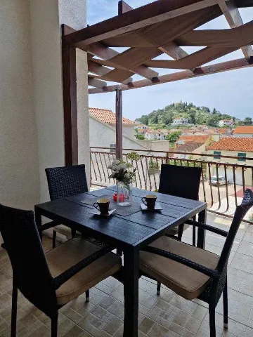 Apartment in Tribunj for Up to 5 Guests