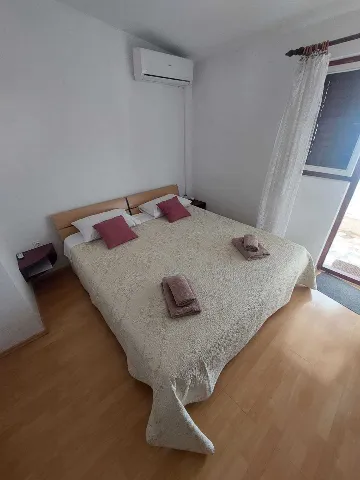Studio Apartment in Rogoznica for 1 Guest