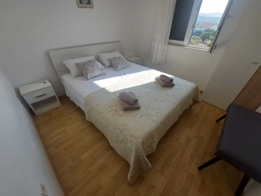 Rogoznica Two-Bedroom Apartment for 4 Guests