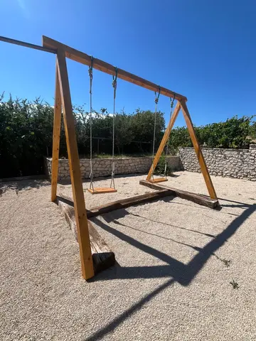 Holiday House in Šibenik for 4 Guests with Parking