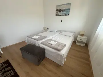 Holiday House in Šibenik for 4 Guests with Parking