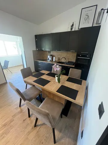 Holiday House in Šibenik for 4 Guests with Parking