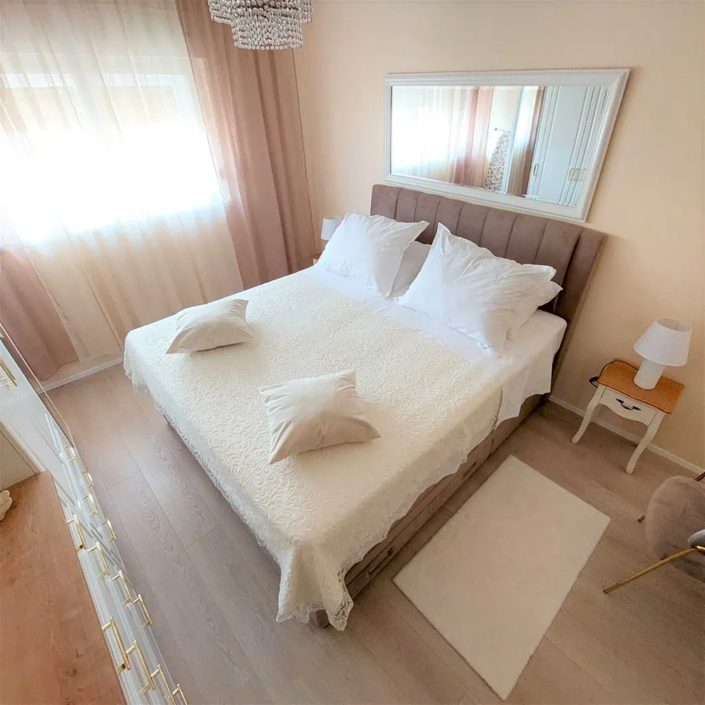 Apartment for 4 Guests with Parking in Šibenik