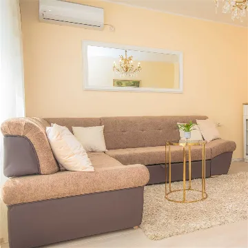 Apartment for 4 Guests with Parking in Šibenik