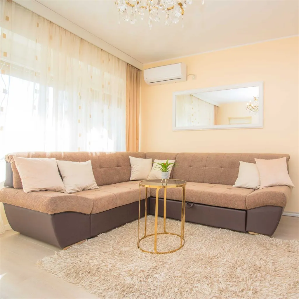 Apartment for 4 Guests with Parking in Šibenik
