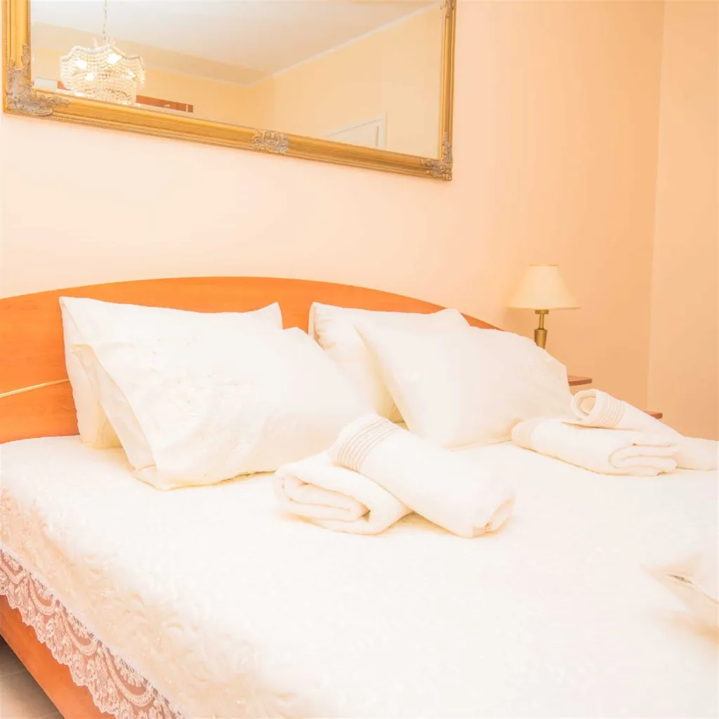 Apartment for 4 Guests with Parking in Šibenik