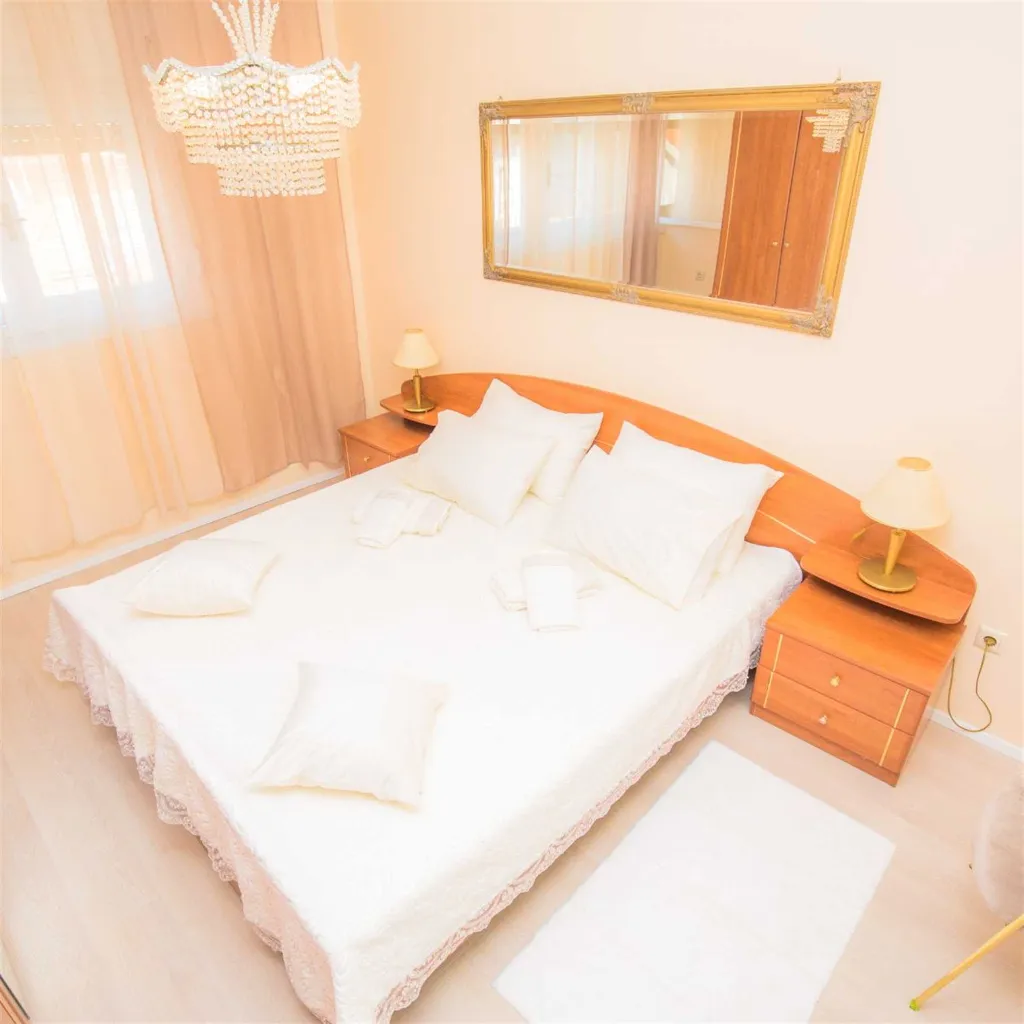 Apartment for 4 Guests with Parking in Šibenik