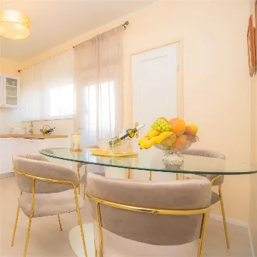 Apartment for 4 Guests with Parking in Šibenik