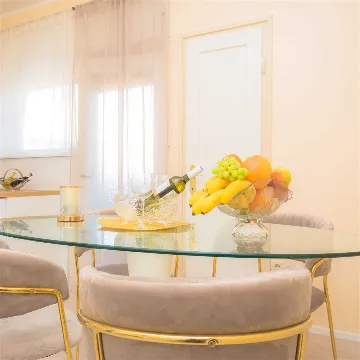 Apartment for 4 Guests with Parking in Šibenik