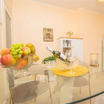 Apartment for 4 Guests with Parking in Šibenik