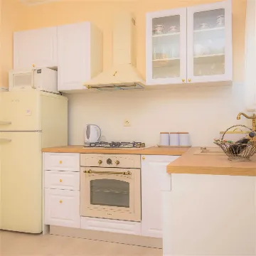 Apartment for 4 Guests with Parking in Šibenik