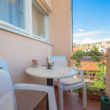 Apartment for 4 Guests with Parking in Šibenik