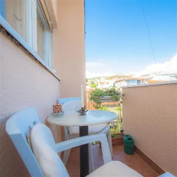 Apartment for 4 Guests with Parking in Šibenik