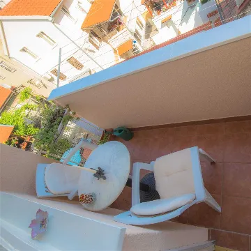 Apartment for 4 Guests with Parking in Šibenik