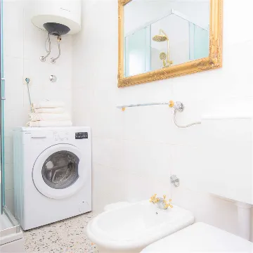 Apartment for 4 Guests with Parking in Šibenik