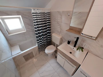 2-Bedroom Apartment in Vodice for Up to 4