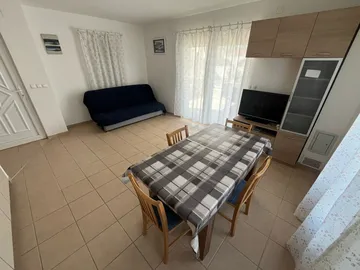 Three-Guest Apartment in Tribunj