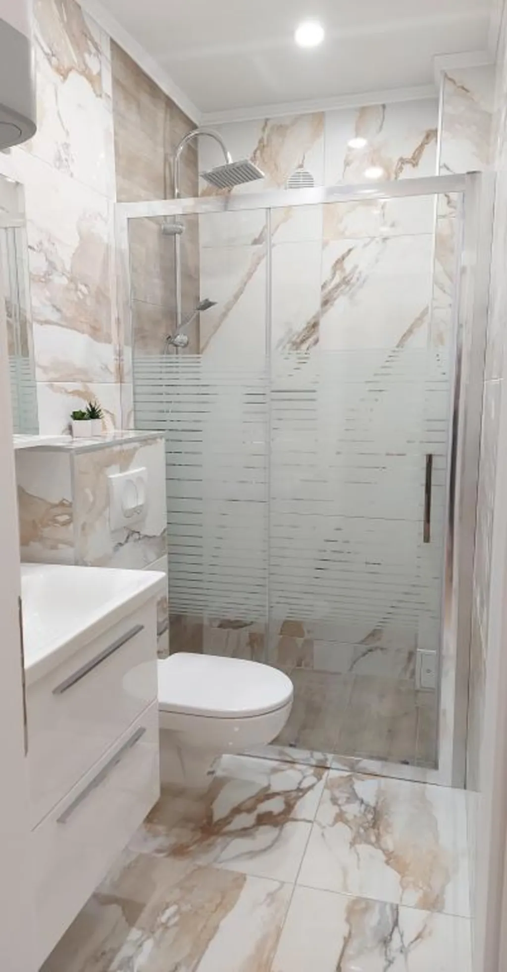 2-Bedroom Apartment in Privlaka for Up to 5