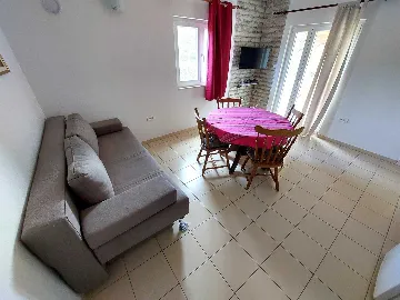 1-Bedroom Apartment for 4 Guests in Šibenik