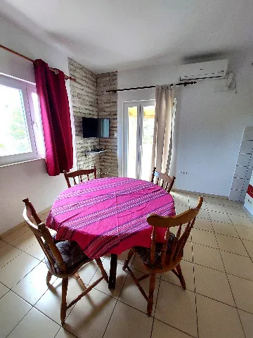 1-Bedroom Apartment for 4 Guests in Šibenik