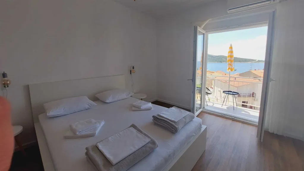 Primošten Room for 2 with Sea View