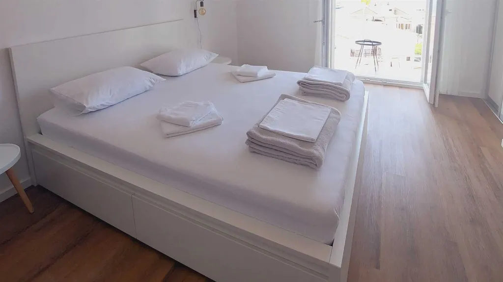 Room with Parking in Primošten for 2 Guests