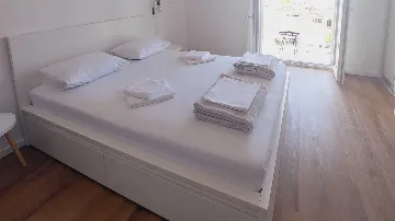 Room with Parking in Primošten for 2 Guests