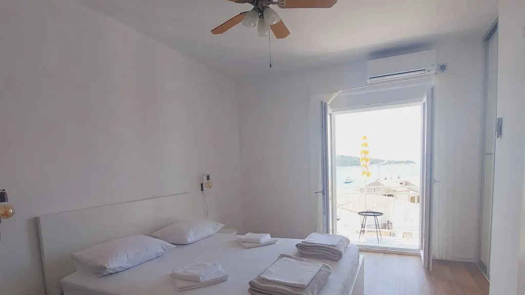 Room with Parking in Primošten for 2 Guests