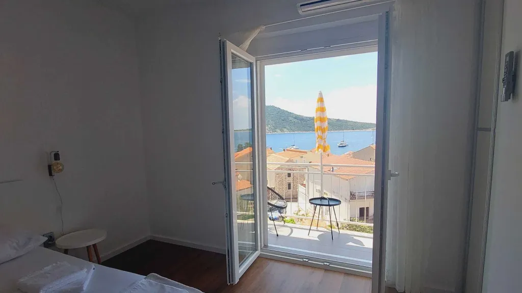 Room with Parking in Primošten for 2 Guests