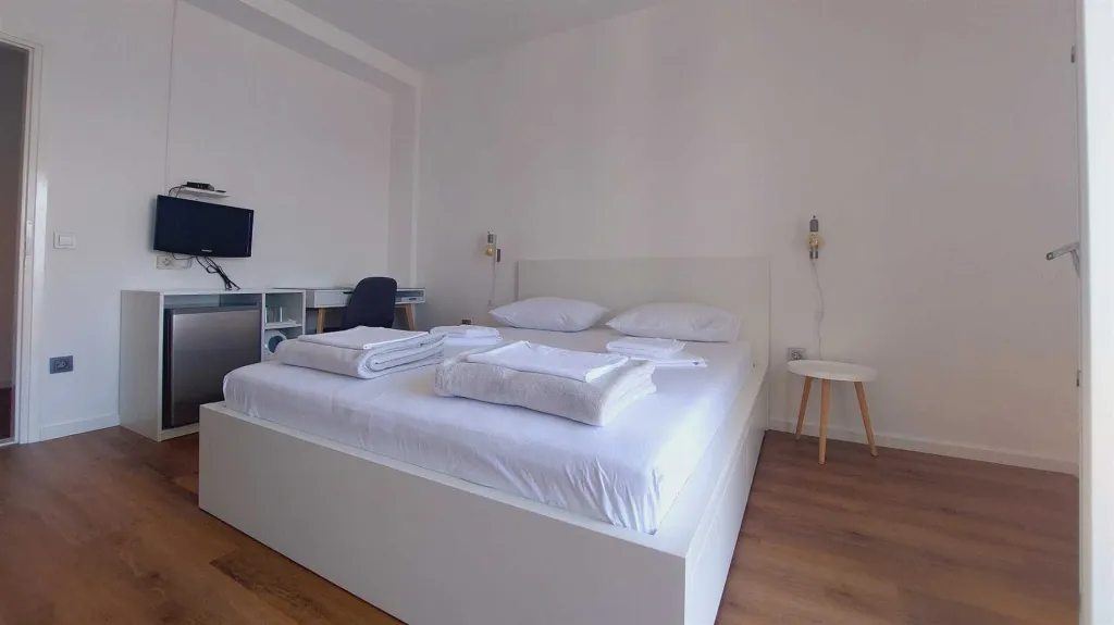 Room with Parking in Primošten for 2 Guests