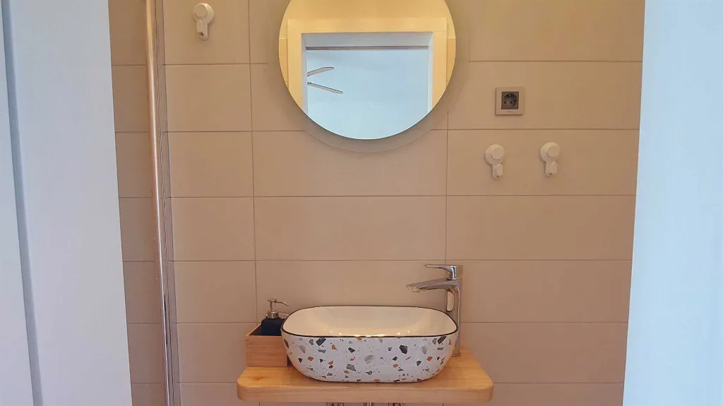 Room with Parking in Primošten for 2 Guests
