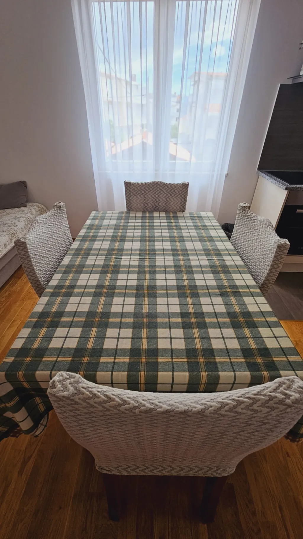 2-Bedroom Apartment in Primošten with Parking