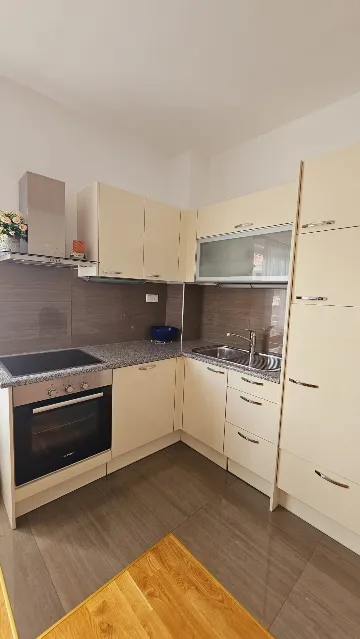 2-Bedroom Apartment in Primošten with Parking