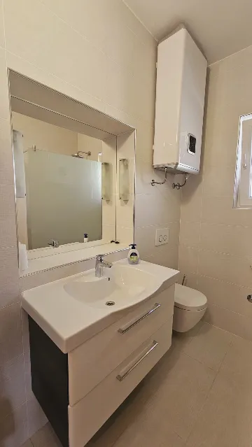 2-Bedroom Apartment in Primošten with Parking