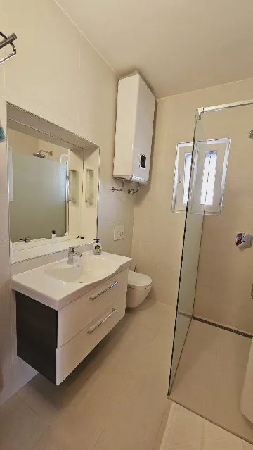 2-Bedroom Apartment in Primošten with Parking