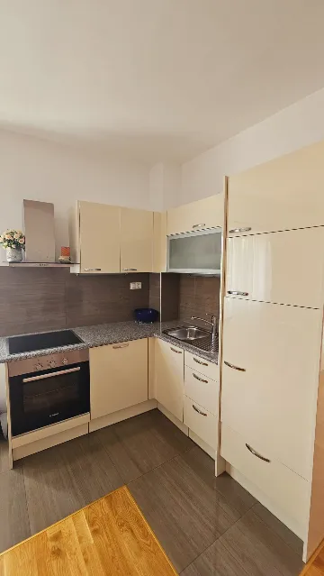 2-Bedroom Apartment in Primošten with Parking