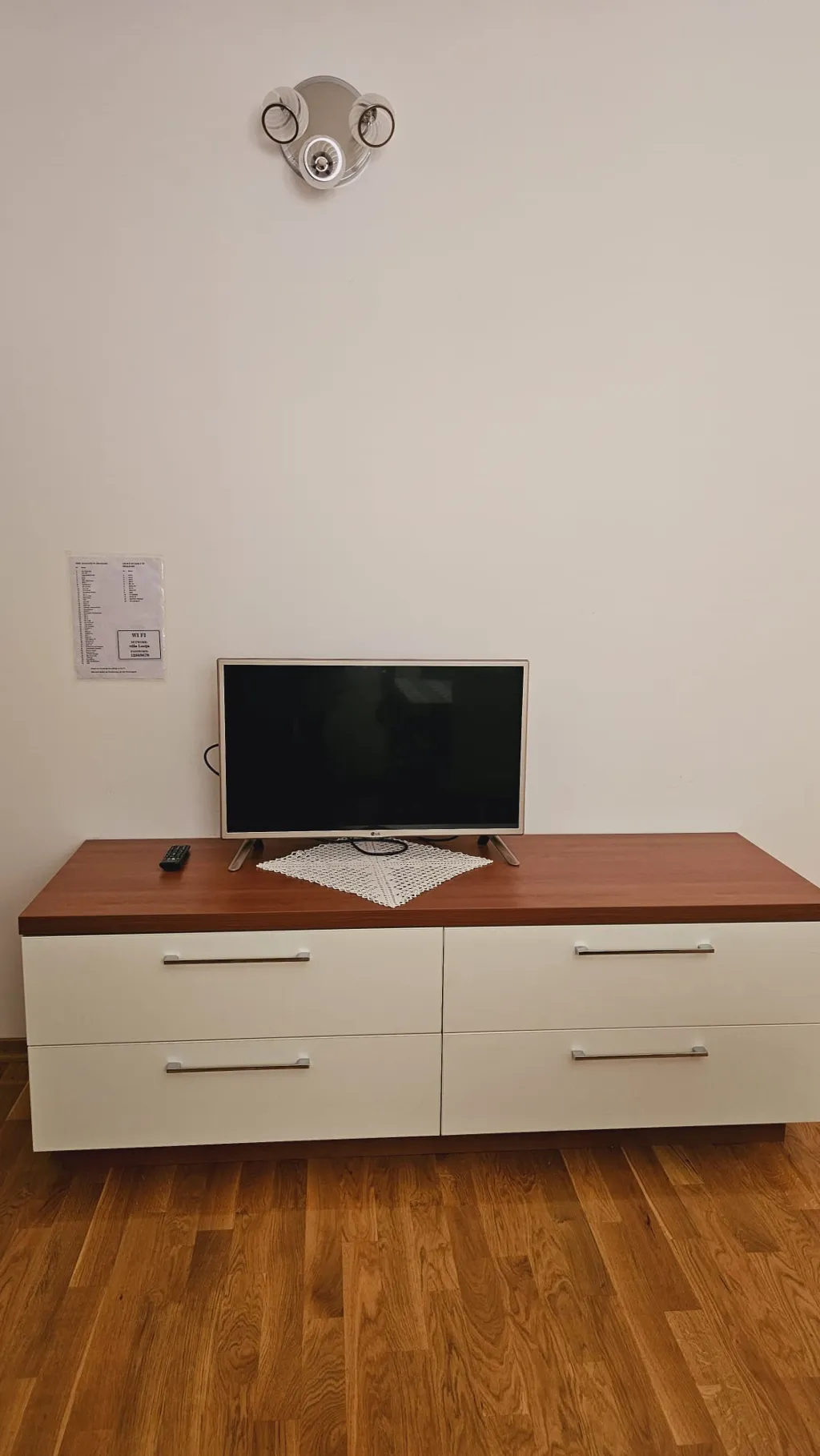 2-Bedroom Apartment in Primošten with Parking
