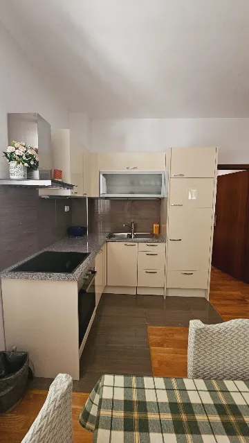 2-Bedroom Apartment in Primošten with Parking
