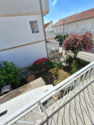 Primošten 3-Bedroom Apartment for 6 with Parking