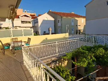 Primošten 3-Bedroom Apartment for 6 with Parking