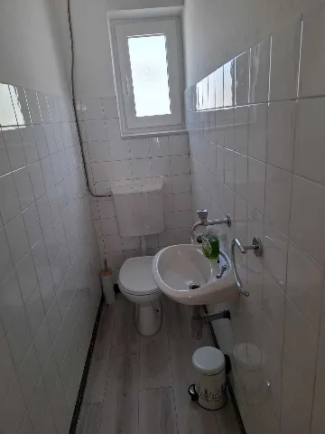 Primošten 3-Bedroom Apartment for 6 with Parking