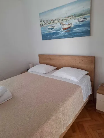 Primošten 3-Bedroom Apartment for 6 with Parking