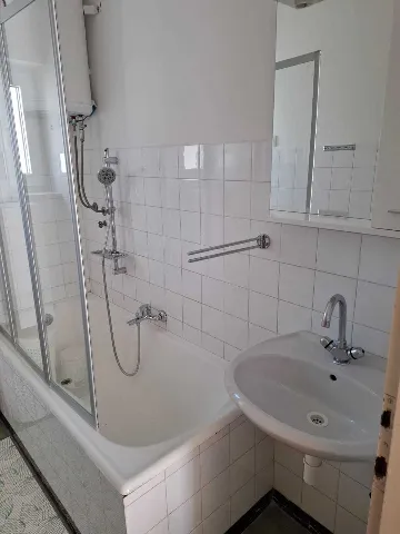 Primošten 3-Bedroom Apartment for 6 with Parking