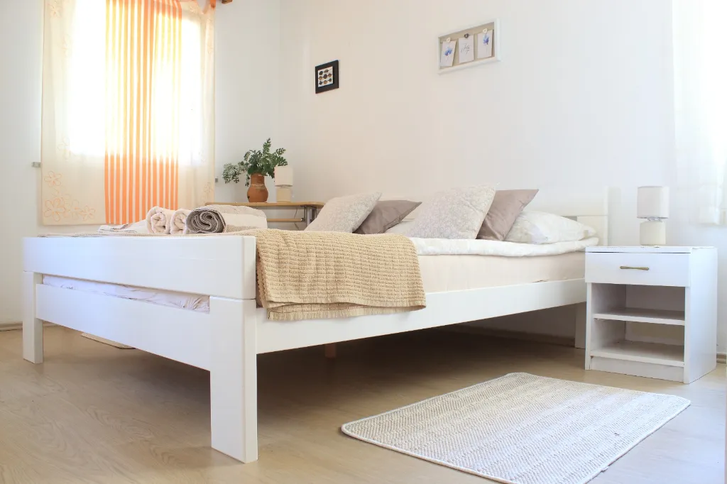 2-Bedroom Apartment in Vodice (Up to 6 Guests)