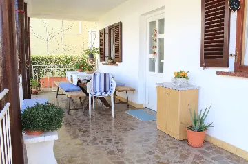 2-Bedroom Apartment in Vodice (Up to 6 Guests)