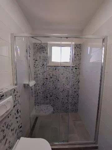 Sea View 2-Bedroom Apartment in Primošten for 6