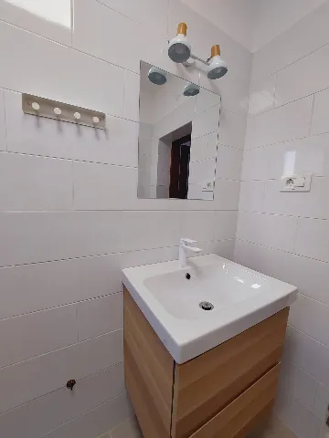 Sea View 2-Bedroom Apartment in Primošten for 6