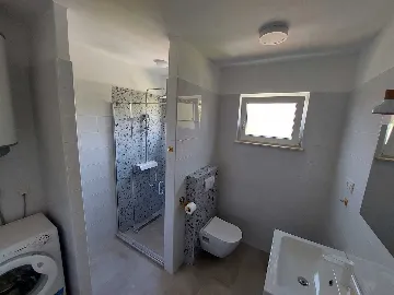 Sea View 2-Bedroom Apartment in Primošten for 6