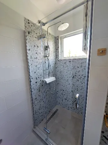 Sea View 2-Bedroom Apartment in Primošten for 6