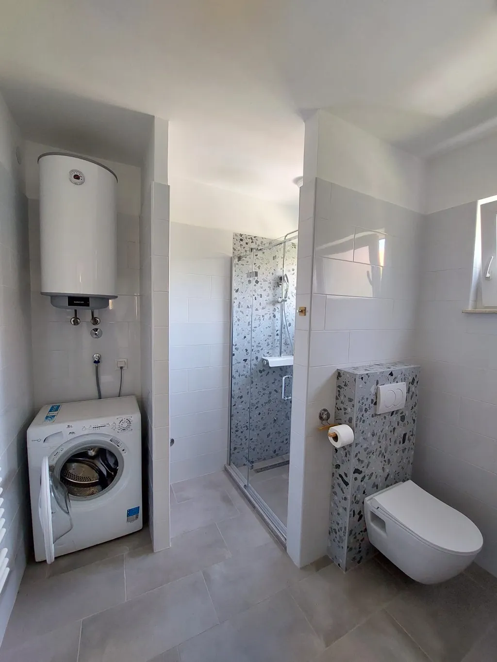 Sea View 2-Bedroom Apartment in Primošten for 6
